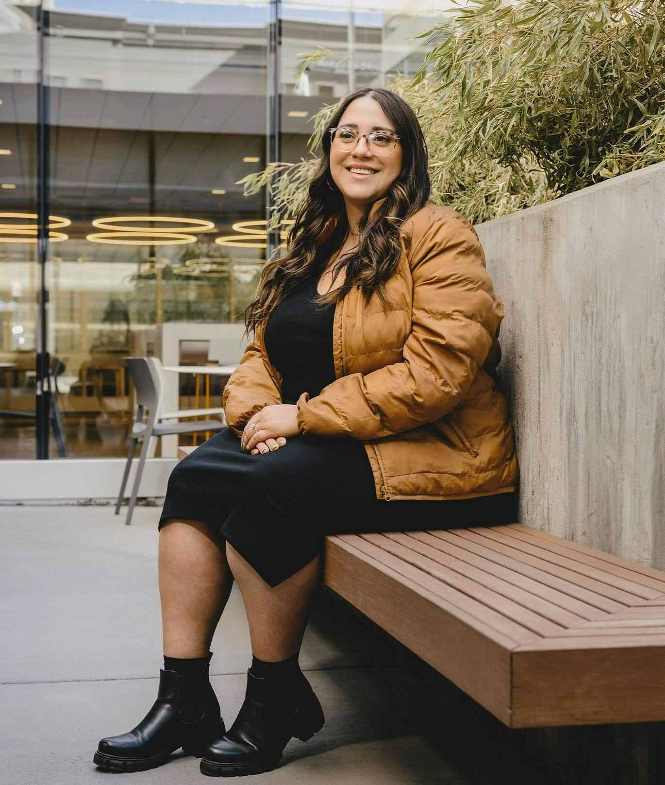https://a-us.storyblok.com/f/1020680/1370x1616/c3d5ccac5c/modesty-employee-happy-woman-outside-1370x616.jpg